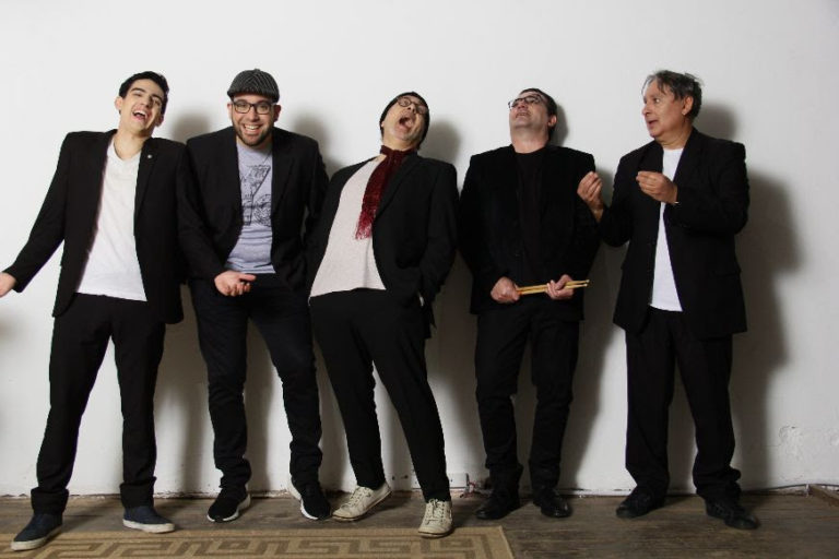 Ye junto a los Abuelos de la Nada en el Ateneo 1 Ye junto a los Abuelos de la Nada en el Ateneo
